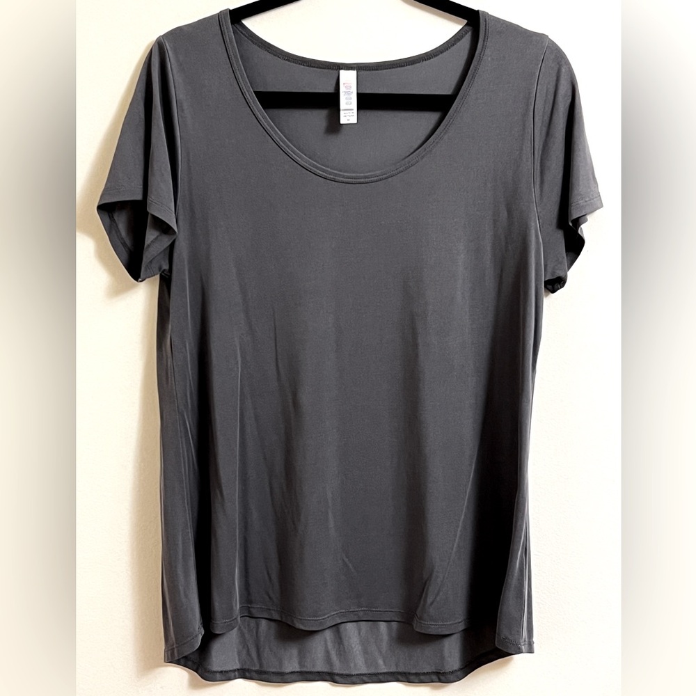 LulaRoe Gray Classic Women's Tee Scoop Neck Relaxed Fit Short Sleeves Medium